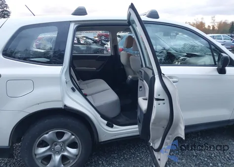2015 Subaru Forester 2.5I z USA, uszkodzony, nr VIN JF2SJAAC2FH569318